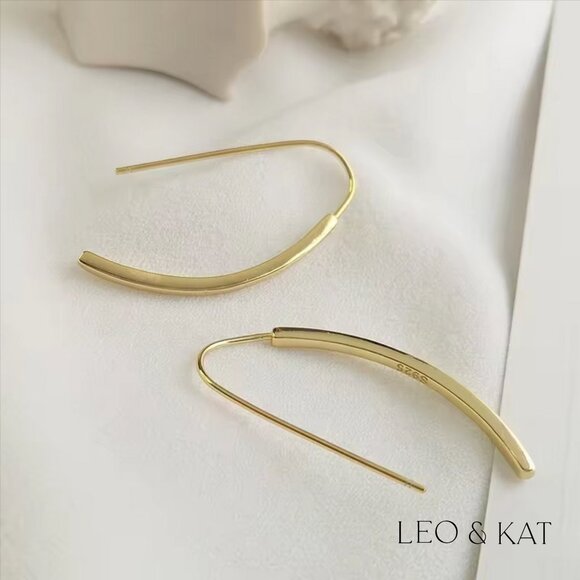 Curved Bar Threader Earrings in Gold & Silver. 925 Sterling Silver. #1079 - Picture 9 of 9